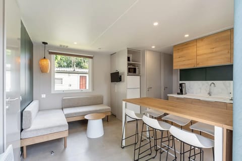 Camping Papillon Bouillon – Vakantiehuis Familie 279 - Living room