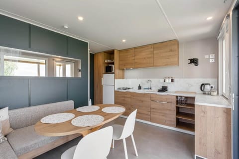 Camping Papillon Bouillon - Vakantiehuis Premium 137 - Living room