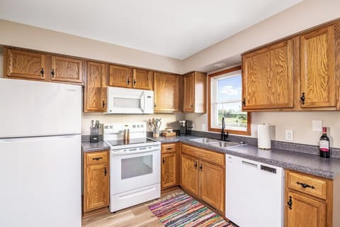 Fully furnished kitchen with plenty of counter space