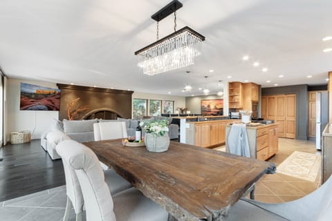 Kitchen Dining (Main)