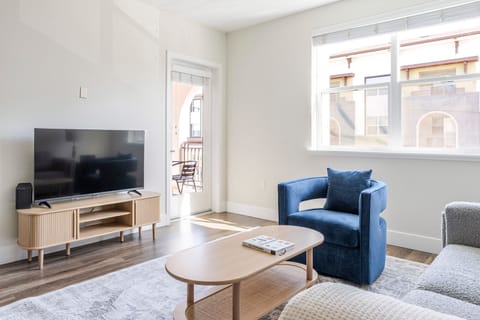 Blueground | Centerville, pool, nr Central Park Apartment in Hayward