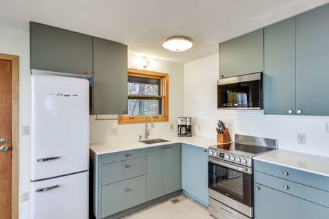 Kitchen | Cooking Basics | Upper Level