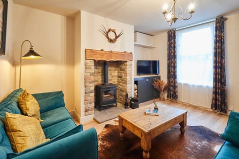 Daisy Cottage, Masham - Host & Stay