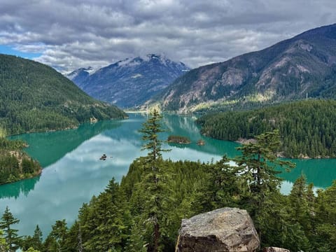 Tioga-Hammond Lakes Recreation Area – 10 minutes travel by car. Features twin lakes surrounded by forested hills, perfect for boating, kayaking, fishing, and picnicking.