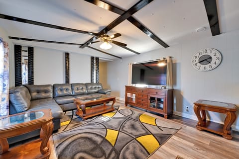 Greensboro Vacation Rental | 2BR | 2BA | Steps Required | 840 Sq Ft
