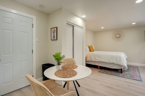 Oakland Vacation Rental | Studio | 1BA | 450 Sq Ft | 1 Step to Access