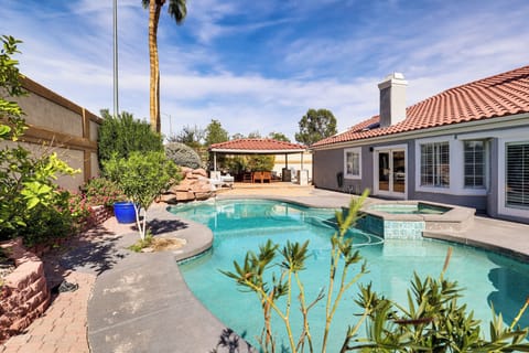 Las Vegas Vacation Rental | 8BR | 5BA | 4,300 Sq Ft | 1 Step to Enter