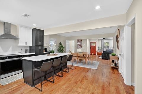 Indoors, Floor, Architecture, Building, Dining Room