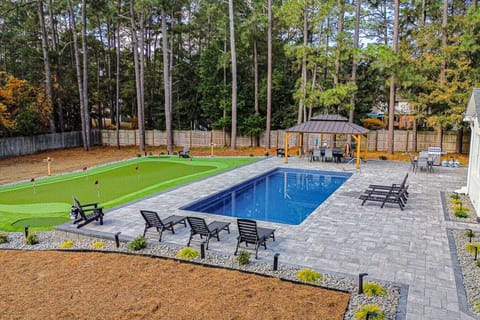 Private Pool & Short Game Complex