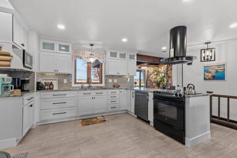 Whip up brunch with a view.