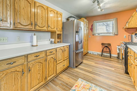 Fully Stocked Kitchen | Drip & Espresso Coffee Maker | Blender | Main Level