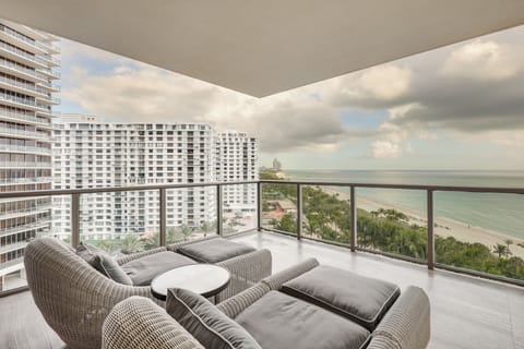 Bal Harbour Vacation Rental | 1BR | 2BA | Step-Free Access | 1,475 Sq Ft