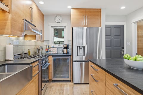 Fully equipped kitchen ideal for families and group meals