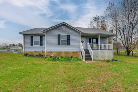 Cave City Vacation Rental | 2BR | 2BA | Steps Required | 1,500 Sq Ft