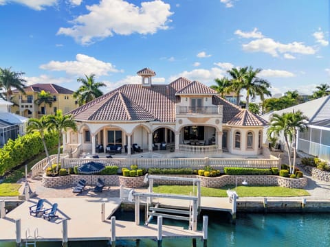 Welcome to your private escape on Spinnaker Drive