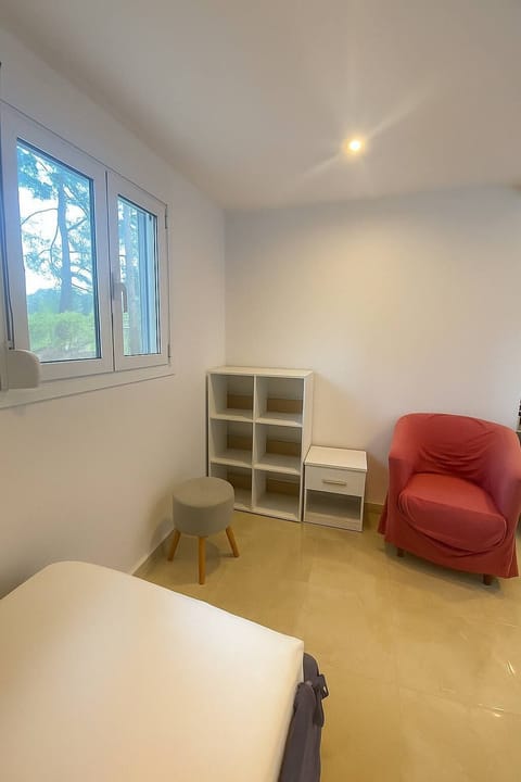 Minimalist furniture for a relaxed vibe