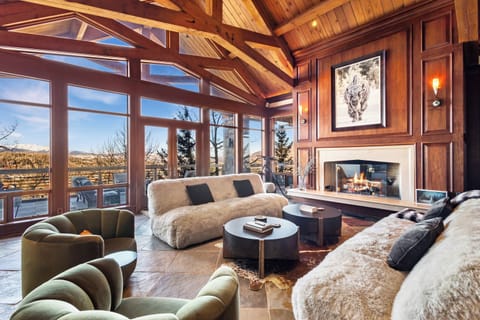 2.0-saison-cinq-mountain-village-living-room3