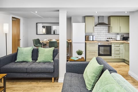 F1, Living Room/ Kitchen