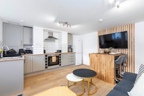 Kitchen/ Living Room