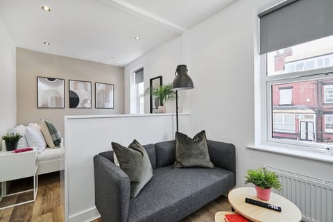 F2, Living Room/ Bed