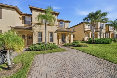 Neighborhood, House, Tree, Path, Bench