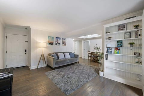 Spacious living room