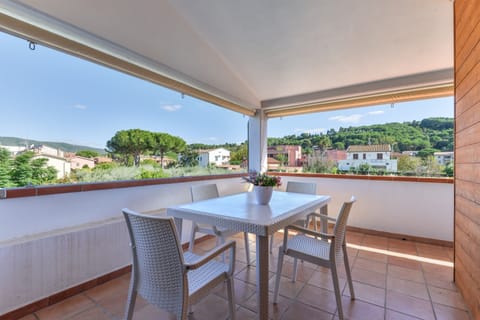 Holiday Home 'Appartamento Marisol Bilo - 350' with Private Terrace, Wi-Fi and Air Conditioning House in Campo nell'Elba