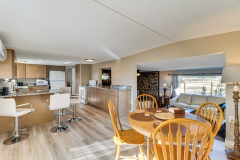 Dining Area | Dining Table | Dishware/Flatware