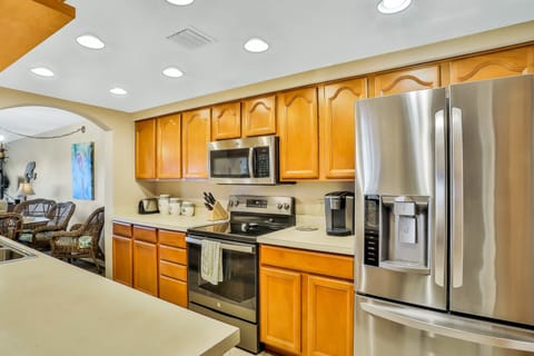 Fully equipped kitchen with everything you need to prepare  your favorite meals!
