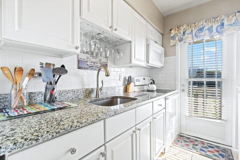 Fully equipped kitchen with everything you need!
