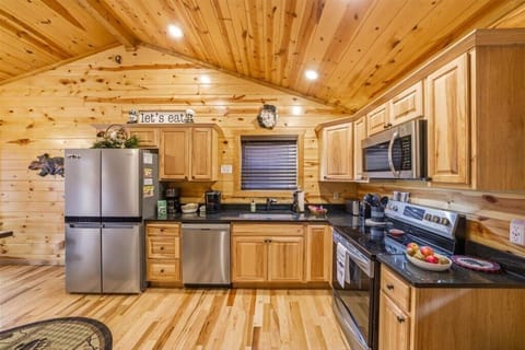 Kitchen showing appliances