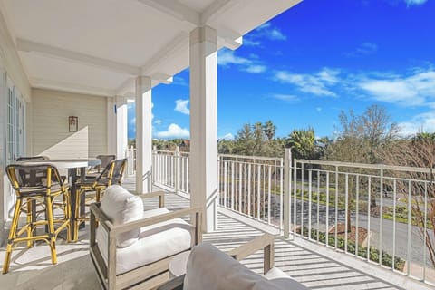 Cook and connect around the oversized island in style.