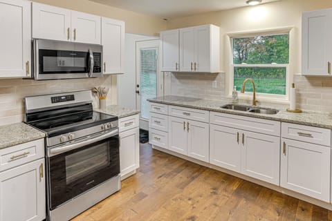 Kitchen | Cooking Basics | Single-Serve Coffee Maker