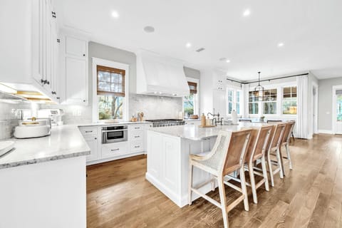 Gourmet kitchen. Fully-stocked for family gatherings!