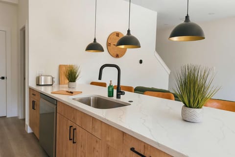 Kitchen Bar Located at 7319