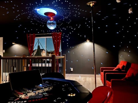 Private Gentlemans room with Poker table, Roulette, Pole for Pole dance and a Disco ball. Also, 2 additional guests can sleep here. 