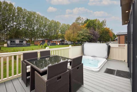 Baker's Lodge,  Allerthorpe Golf & Country Park, York - Host & Stay