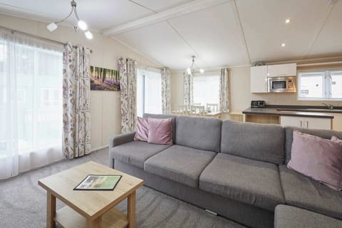 Bluebell Lodge, Allerthorpe Golf & Country Park, York - Host & Stay