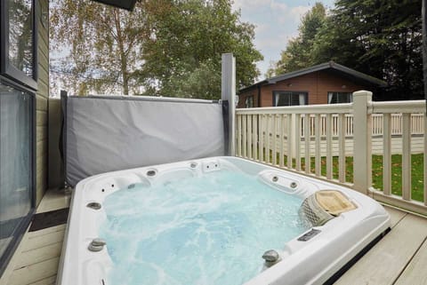 Reynards Retreat, Allerthorpe Golf & Country Park, York - Host & Stay