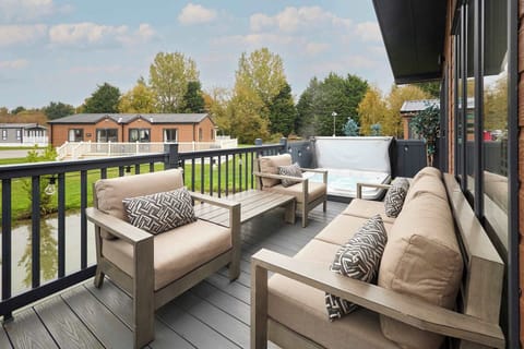 20 Sandy Lane , Allerthorpe Golf & Country Park, York - Host & Stay