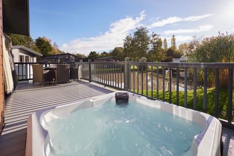 Beryl Lodge,  Allerthorpe Golf & Country Park, York - Host & Stay