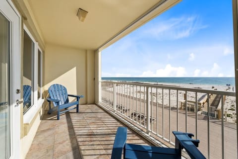 4 Boardwalk 184 Balcony