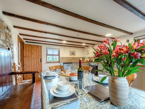 Kitchen/diner | Rose Cottage - Jones&rsquo; Cottages, Gower