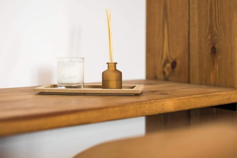 Dressing area/work desk.