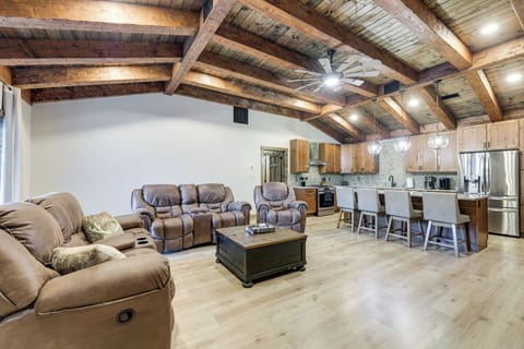 Interior | Full Kitchen