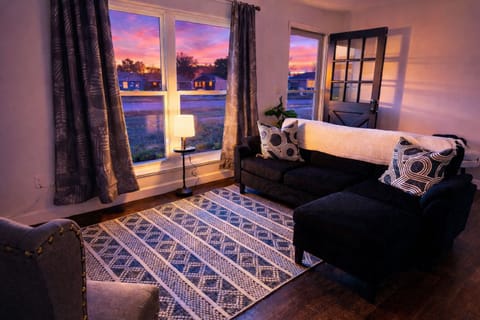 Step into Deerwood's spacious & inviting living room filled with natural light!