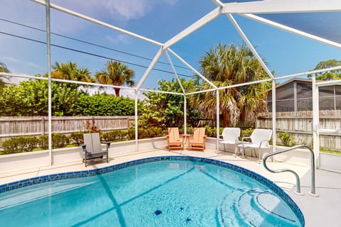 Large sparkling screened-in pool