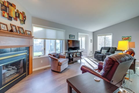 Fargo Vacation Rental | 3BR | 3BA | 3,128 Sq Ft | 3 Steps to Enter