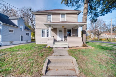 Exterior | Off-Street Parking (4 Vehicles) | Free Street Parking