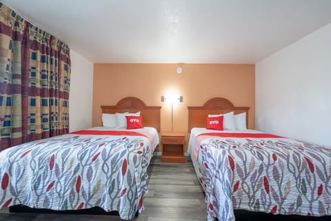 Unwind together in two comfy beds with crisp linens.